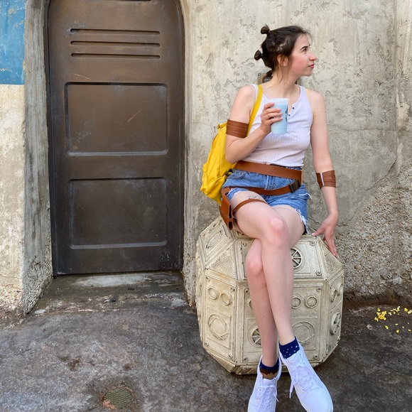 Meet your Posher, Chloe - Picture 5 of 6